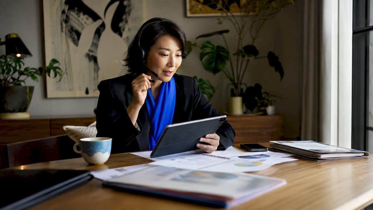 Real-Time Multilingual Project Management Explained