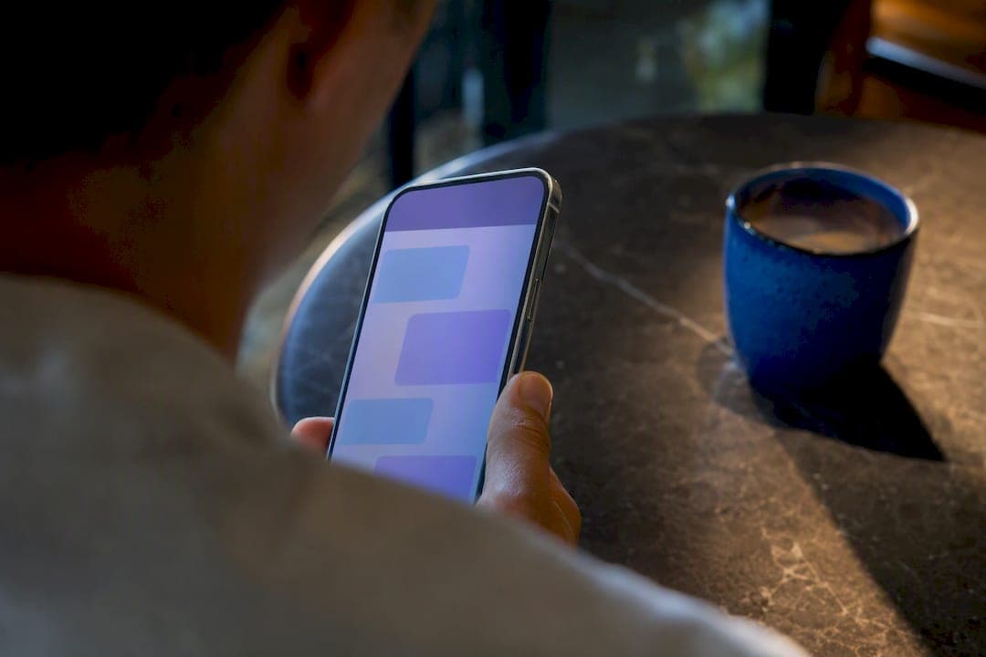 Instant SMS Translation on iPhone and Android with Privacy First Apps